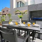 Villa Flora - 3bed En-suite With Private Pool Paralímni