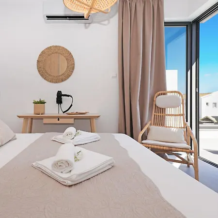 Flora - 3bed En-suite With Private Pool Willa *