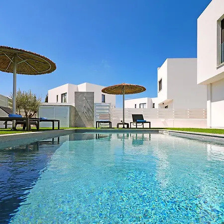 Flora - 3bed En-suite With Private Pool * パラリムニ