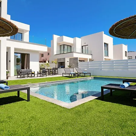 度假居 Flora - 3bed En-suite With Private Pool 帕拉利米尼