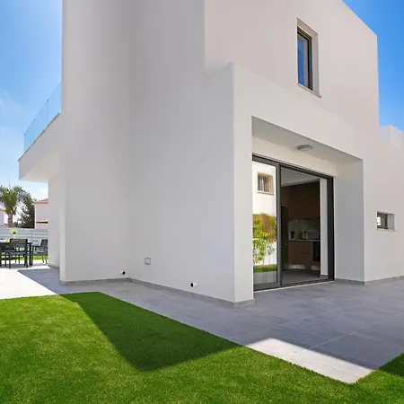 Flora - 3bed En-suite With Private Pool *