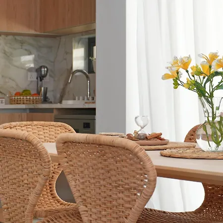 Flora - 3bed En-suite With Private Pool パラリムニ