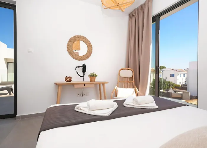 Villa Flora - 3bed En-suite With Private Pool