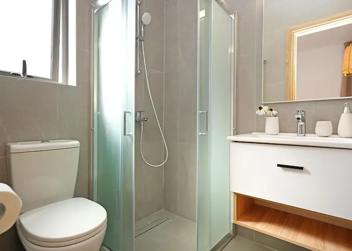 Flora - 3bed En-suite With Private Pool Villa Paralimni