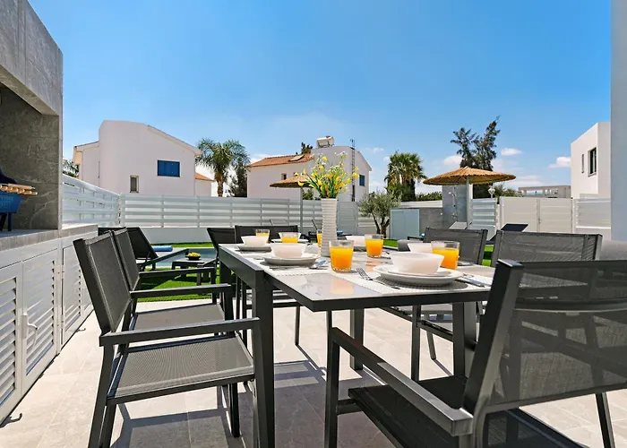 Flora - 3bed En-suite With Private Pool Villa