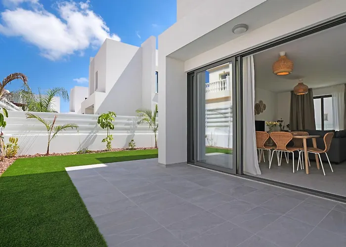 Flora - 3bed En-suite With Private Pool Villa Paralimni