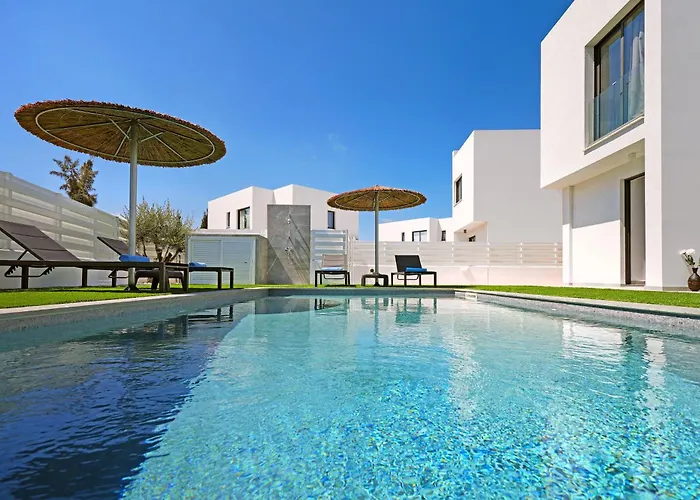 Flora - 3bed En-suite With Private Pool * Paralimni