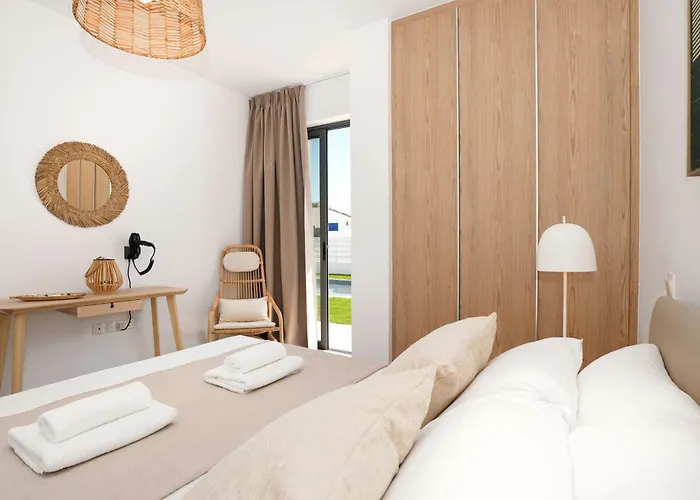 Villa Flora - 3bed En-suite With Private Pool Paralimni