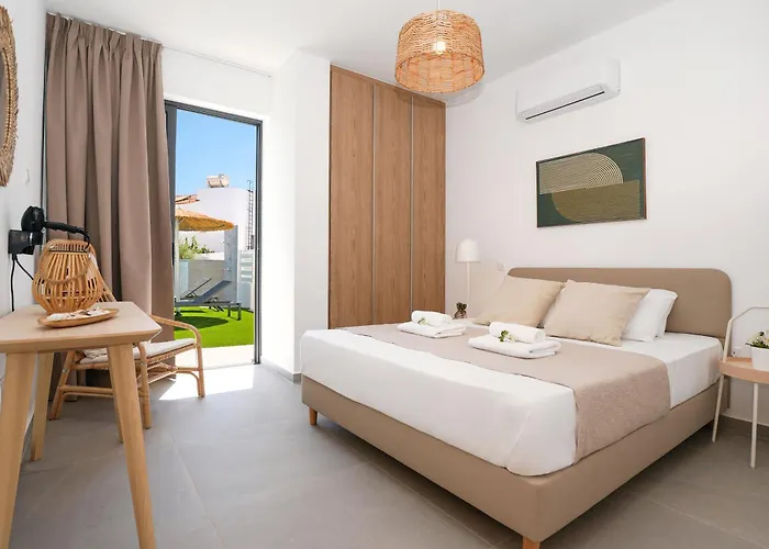 Villa Flora - 3bed En-suite With Private Pool *